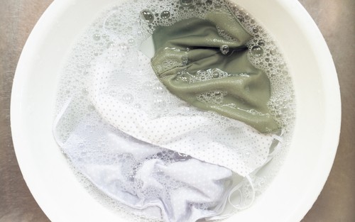 How To Handwash Delicate Clothings?